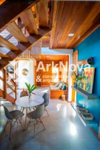 Sobrados em casa pre fabricada de madeira e alvenaria