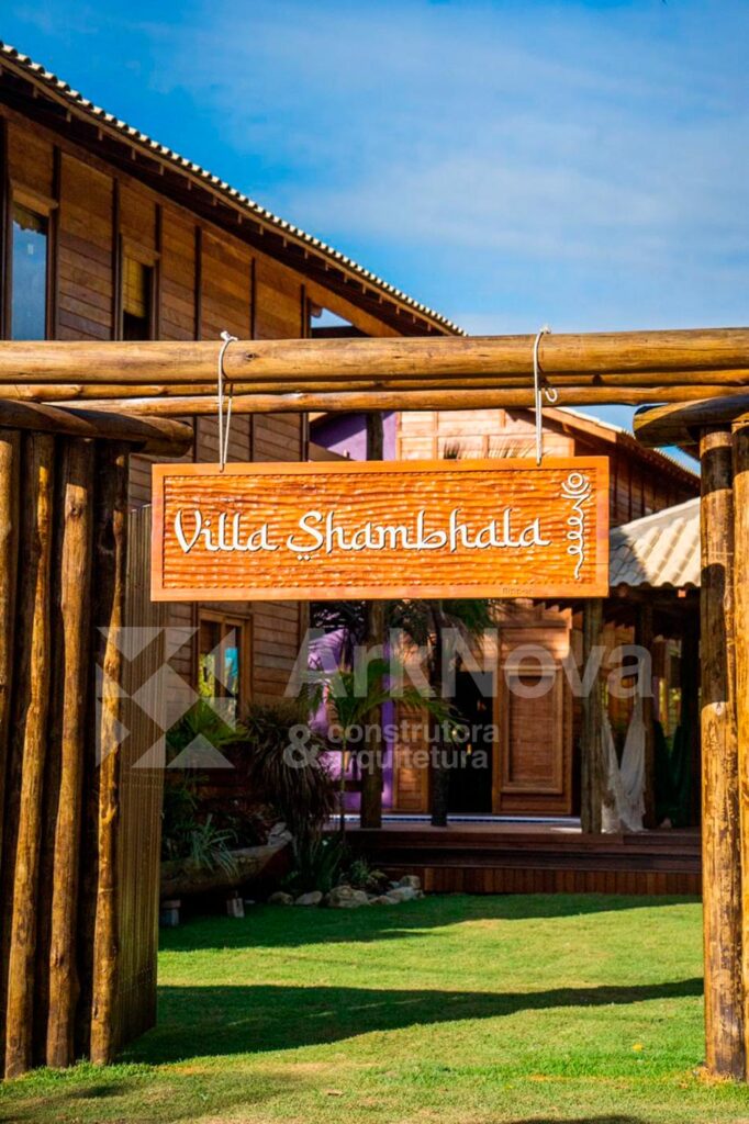 Sobrados em casa pre fabricada de madeira e alvenaria